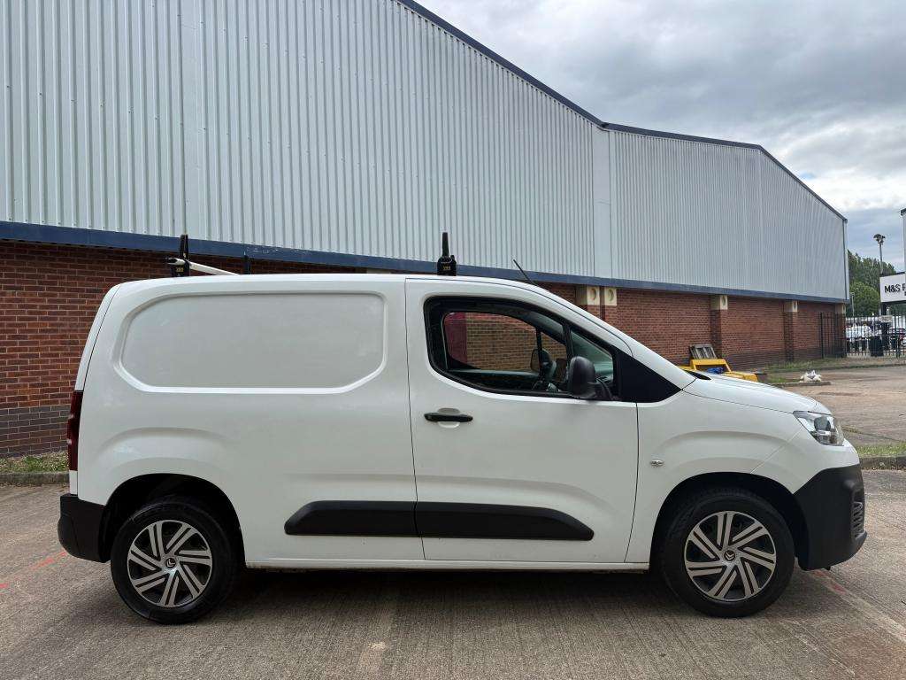 A 2019 CITROEN BERLINGO 1000 Enterprise Blue Hdi S/s A 2019 CITROEN BERLINGO 1000 Enterprise Blue Hdi S/s