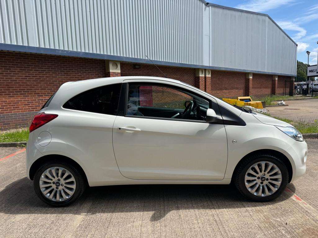A 2015 FORD KA Zetec A 2015 FORD KA Zetec