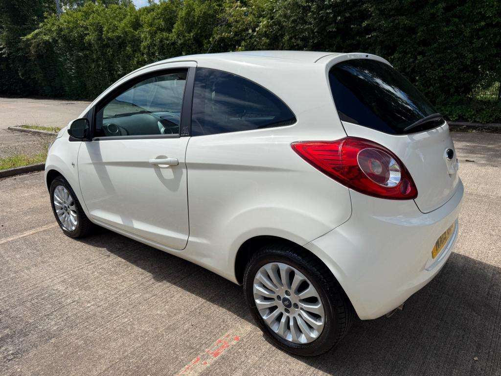 A 2015 FORD KA Zetec A 2015 FORD KA Zetec