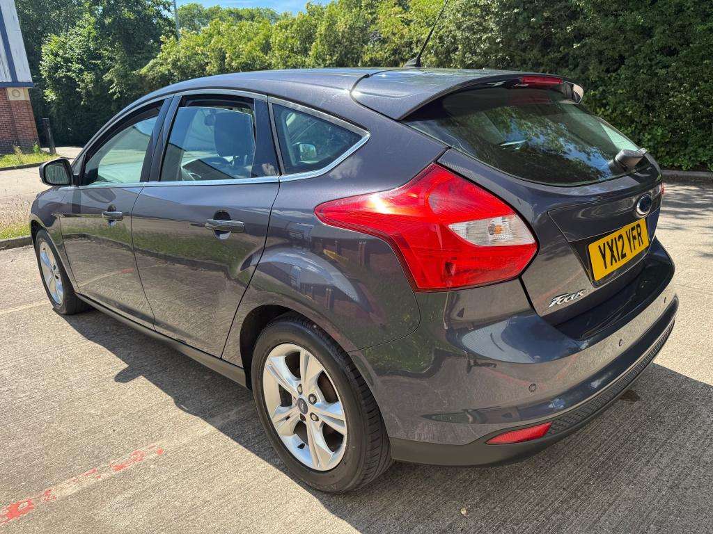 A 2012 FORD FOCUS Zetec 125 A 2012 FORD FOCUS Zetec 125