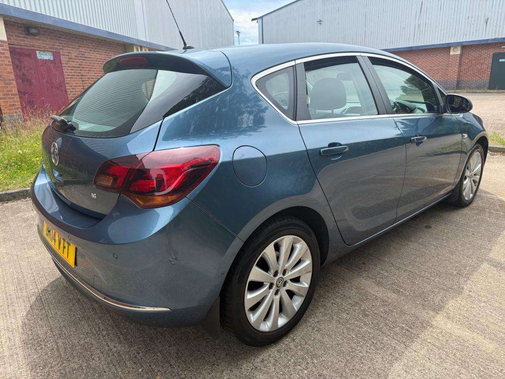 A 2014 VAUXHALL ASTRA Elite A 2014 VAUXHALL ASTRA Elite