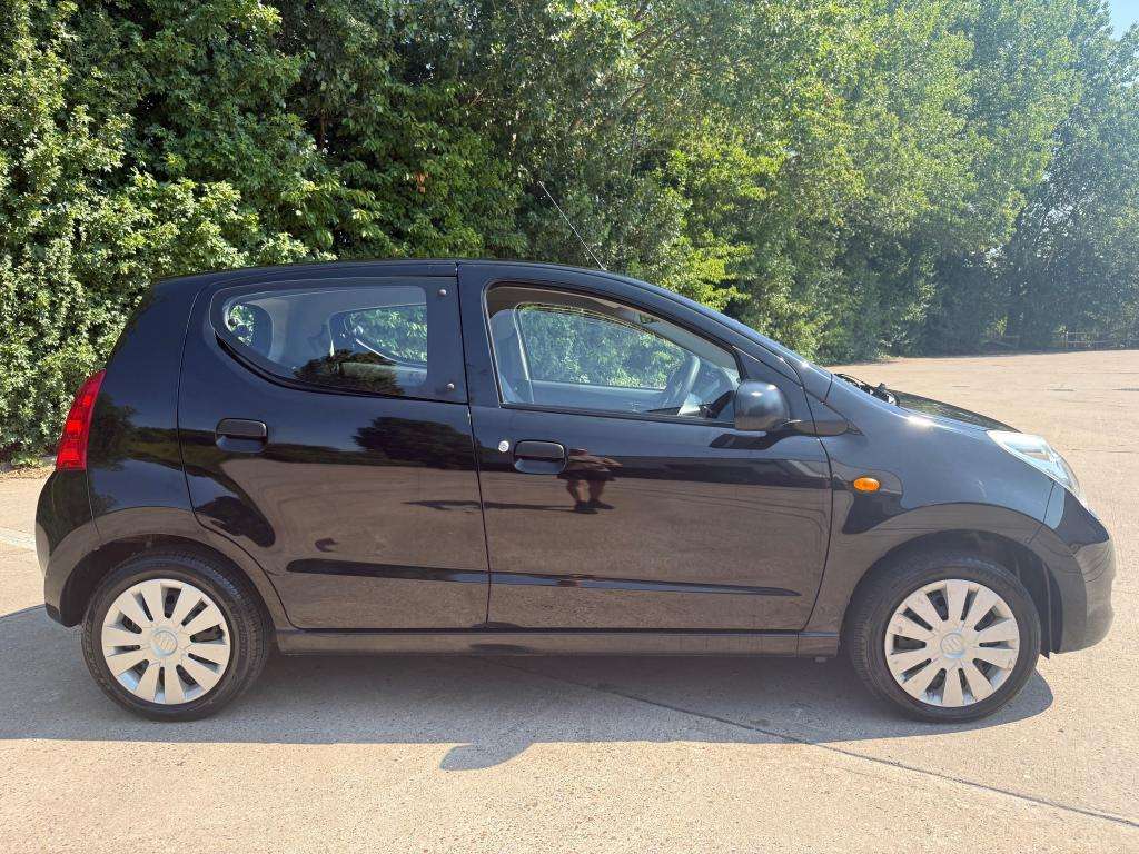 A 2015 SUZUKI ALTO Sz A 2015 SUZUKI ALTO Sz
