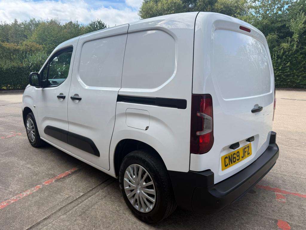 A 2019 CITROEN BERLINGO 650 Enterprise Blue Hdi A 2019 CITROEN BERLINGO 650 Enterprise Blue Hdi