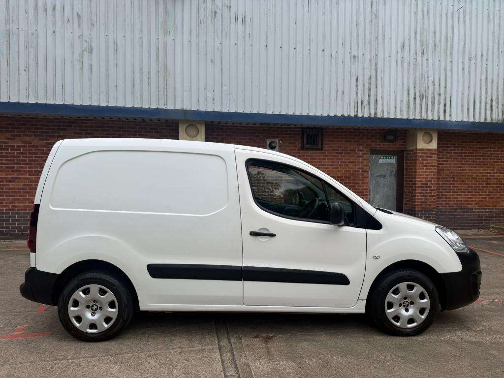 A 2018 PEUGEOT PARTNER Professional L1 Blue Hdi A 2018 PEUGEOT PARTNER Professional L1 Blue Hdi