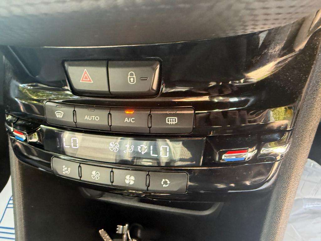 2014 PEUGEOT 2008 2014 PEUGEOT 2008