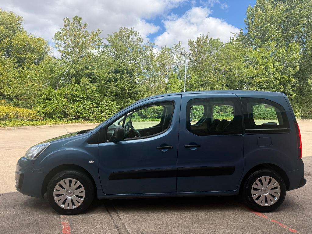 A 2015 CITROEN BERLINGO MULTISPACE Feel Blue Hdi A 2015 CITROEN BERLINGO MULTISPACE Feel Blue Hdi