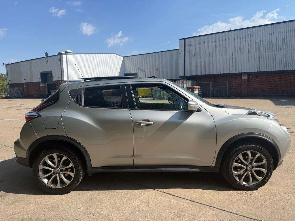 A 2014 NISSAN JUKE Tekna Dci A 2014 NISSAN JUKE Tekna Dci