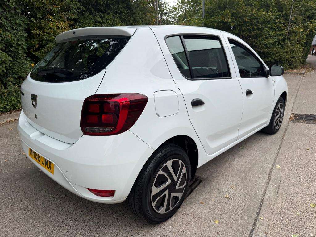 A 2019 DACIA SANDERO Essential Sce A 2019 DACIA SANDERO Essential Sce