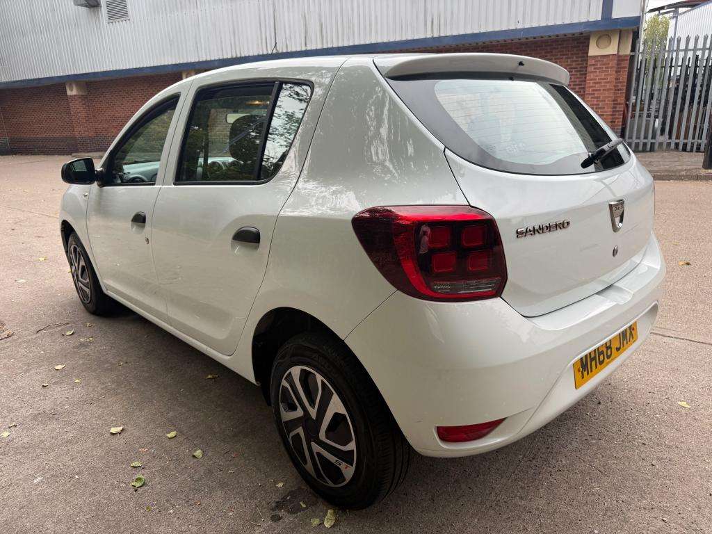 A 2019 DACIA SANDERO Essential Sce A 2019 DACIA SANDERO Essential Sce