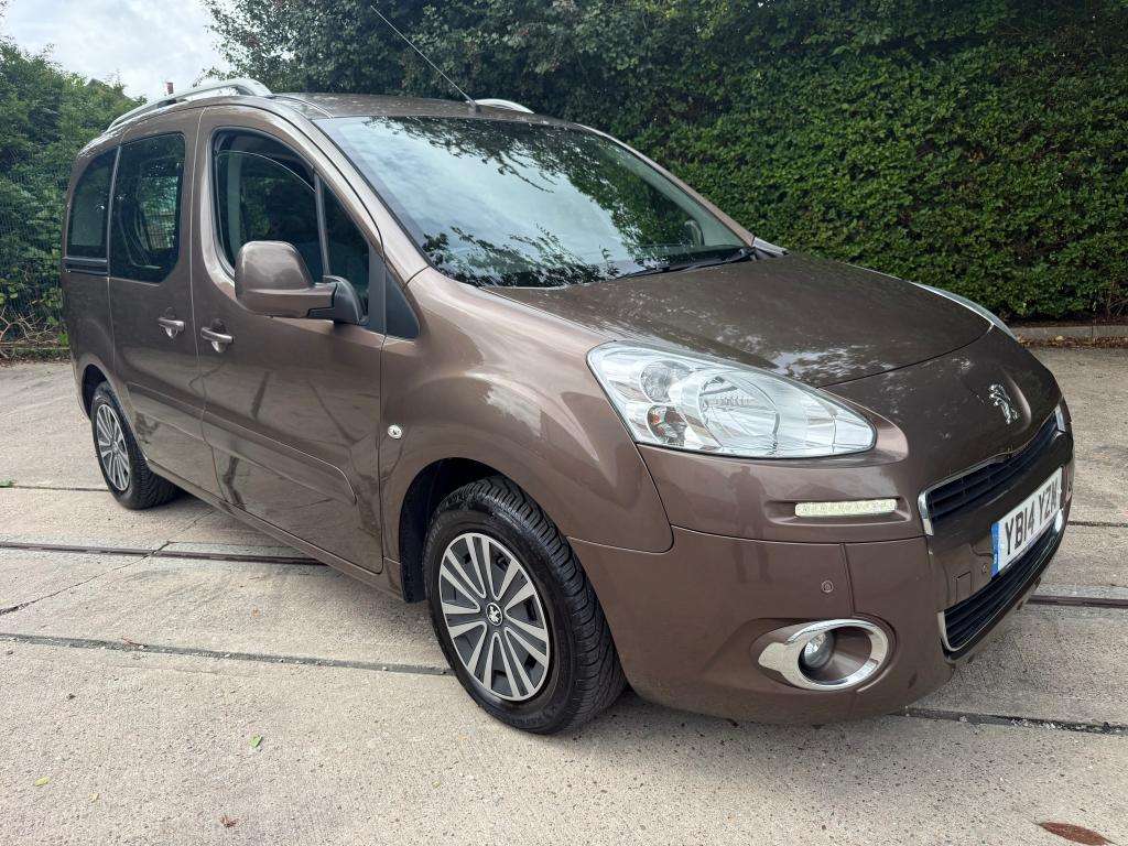 A 2014 PEUGEOT PARTNER TEPEE S E-hdi Semi-auto A 2014 PEUGEOT PARTNER TEPEE S E-hdi Semi-auto