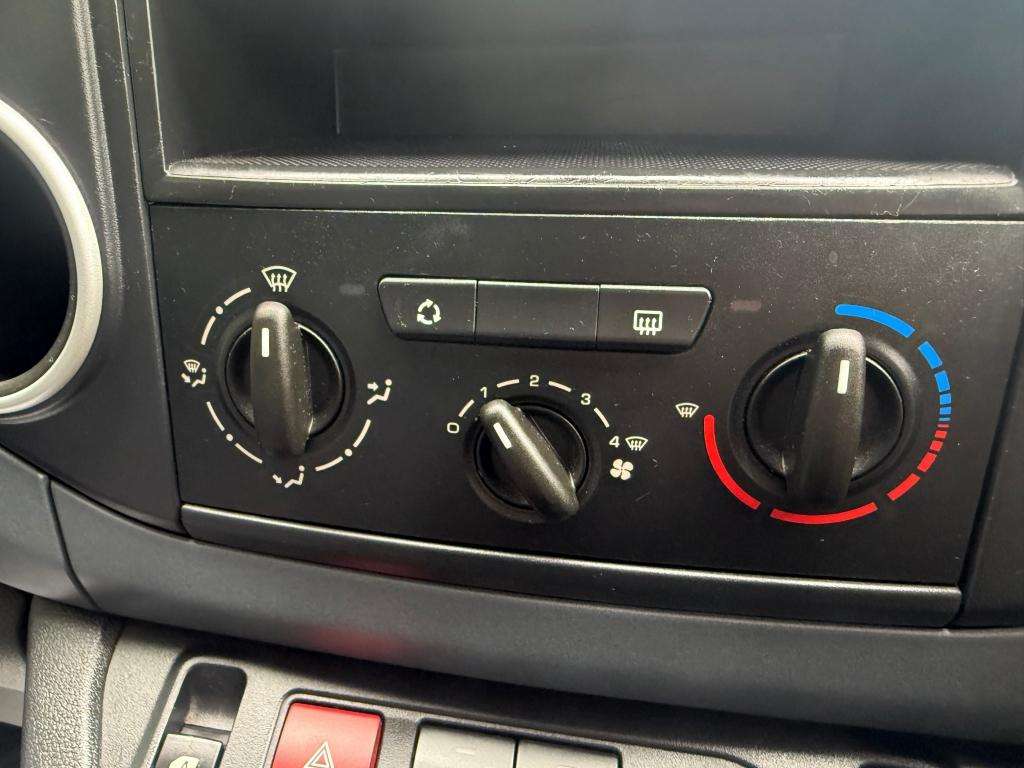 2014 PEUGEOT PARTNER TEPEE 2014 PEUGEOT PARTNER TEPEE