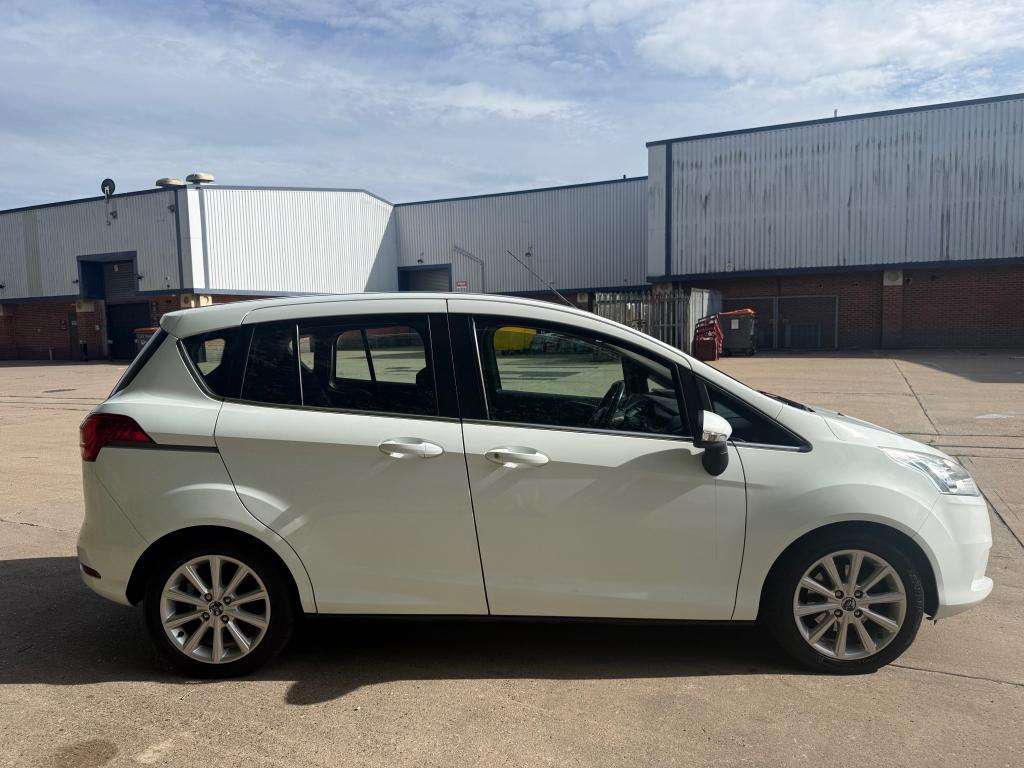 A 2015 FORD B-MAX Titanium Tdci A 2015 FORD B-MAX Titanium Tdci
