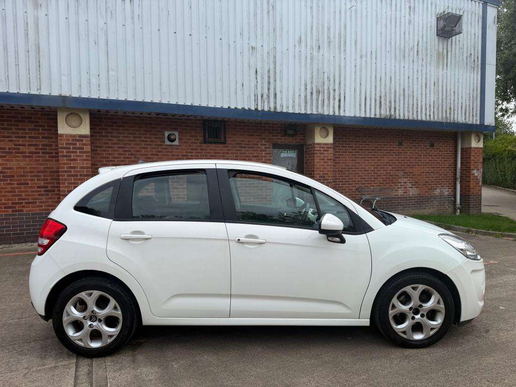 A 2012 CITROEN C3 White A 2012 CITROEN C3 White