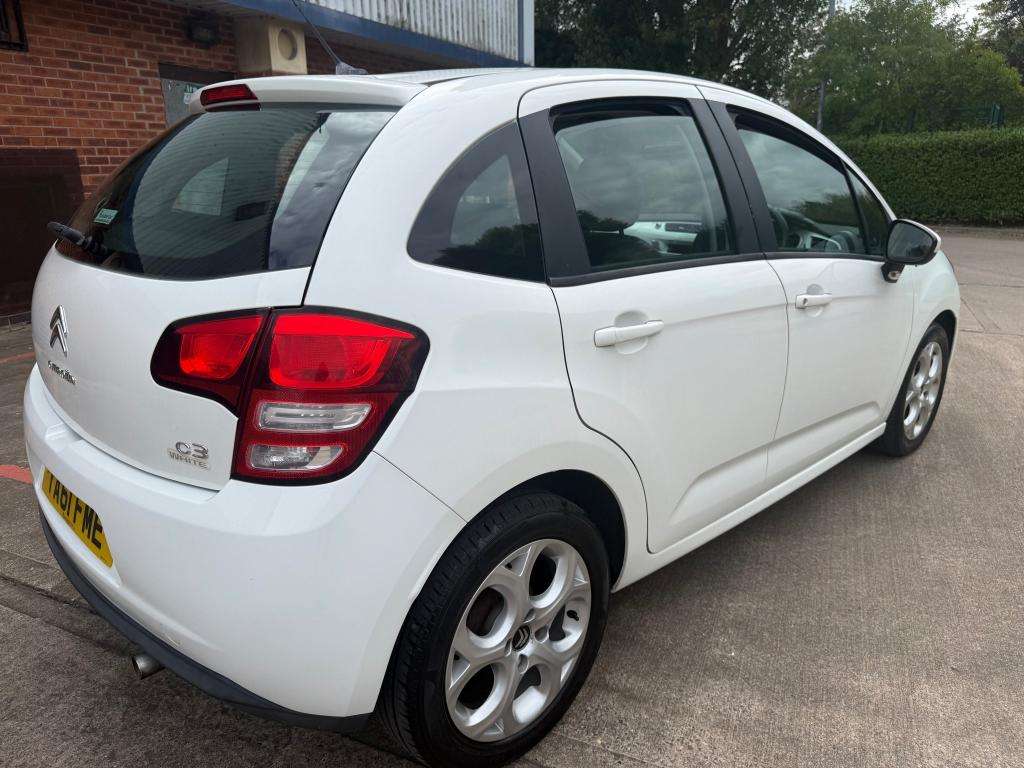 A 2012 CITROEN C3 White A 2012 CITROEN C3 White