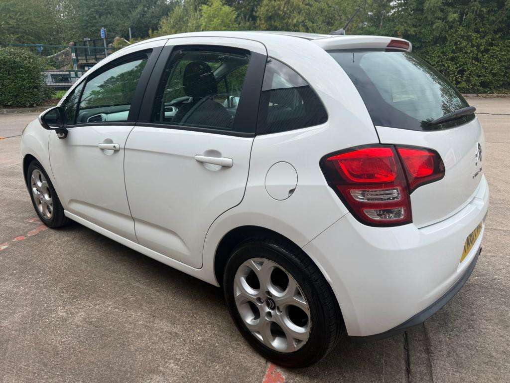A 2012 CITROEN C3 White A 2012 CITROEN C3 White
