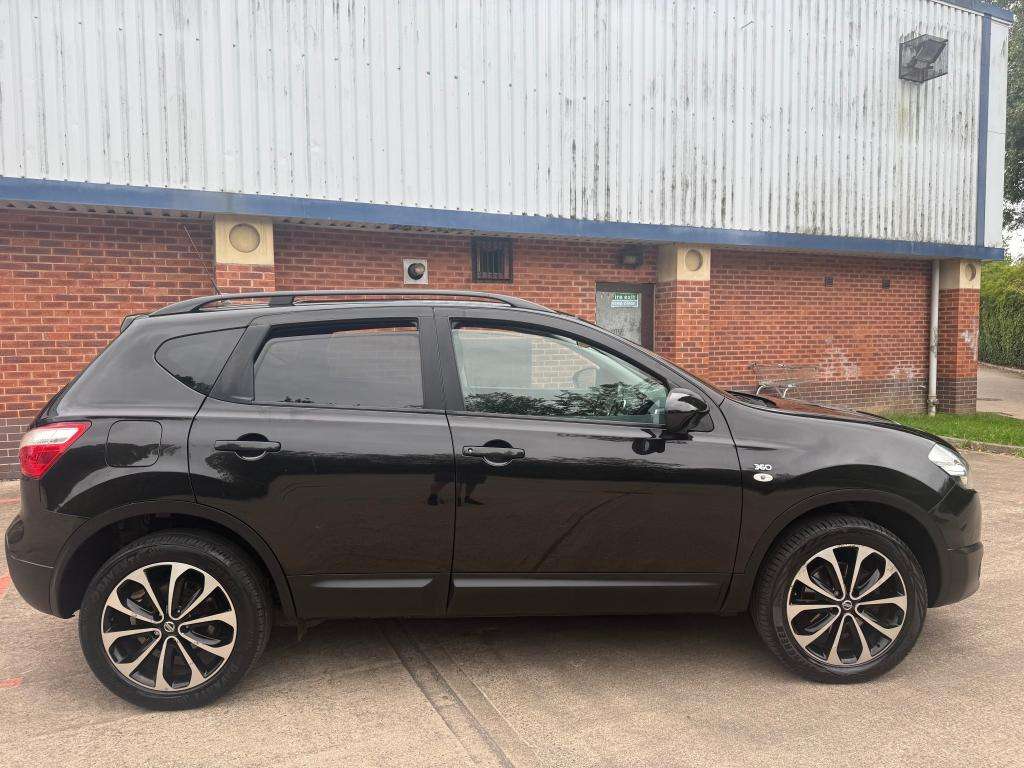 A 2013 NISSAN QASHQAI 360 A 2013 NISSAN QASHQAI 360