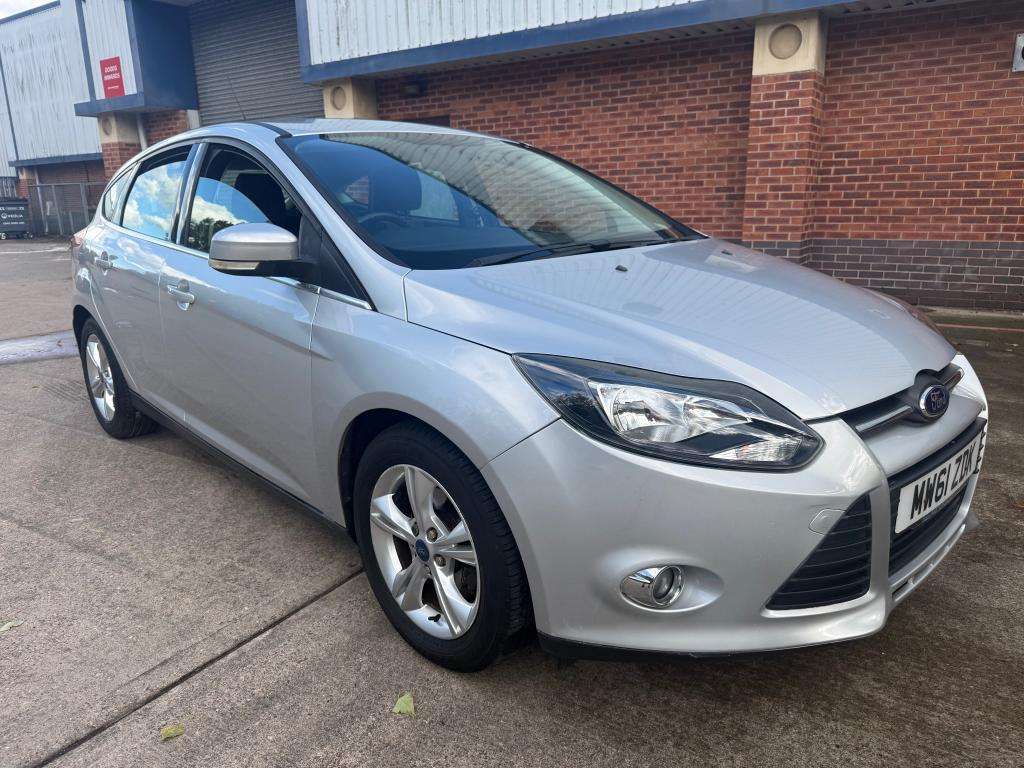 A 2012 FORD FOCUS Zetec 125 Auto A 2012 FORD FOCUS Zetec 125 Auto