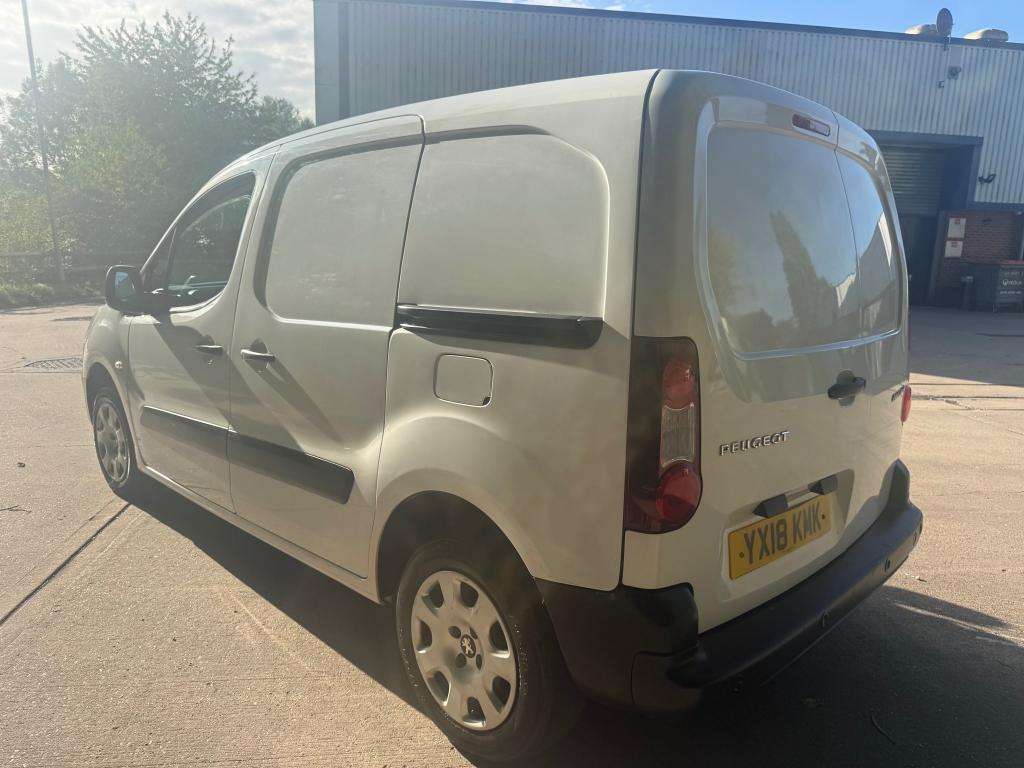A 2018 PEUGEOT PARTNER Professional L1 Blue Hdi A 2018 PEUGEOT PARTNER Professional L1 Blue Hdi