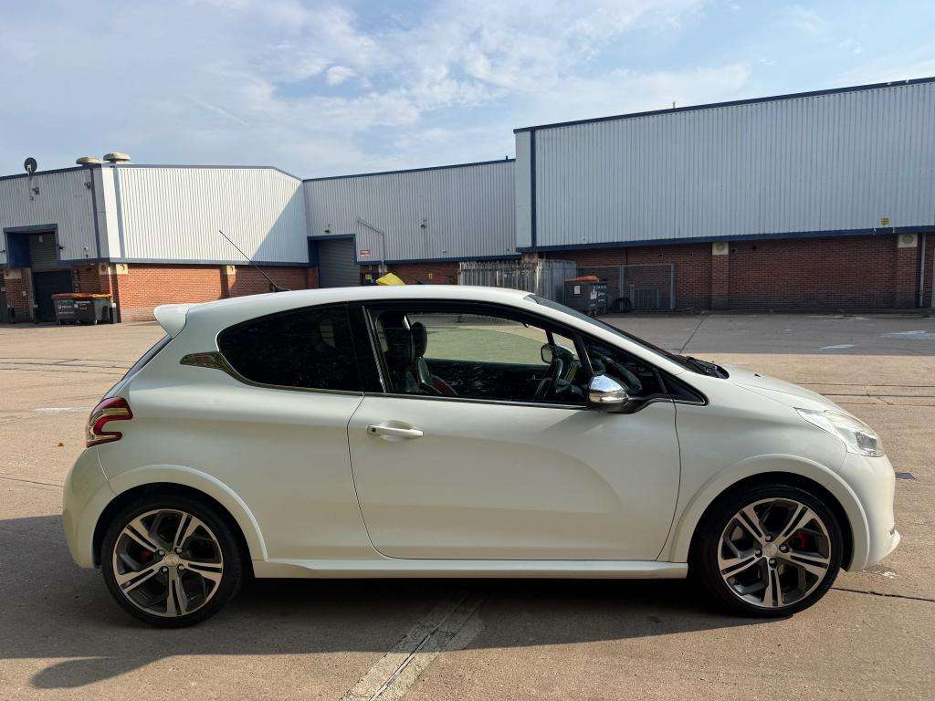 A 2015 PEUGEOT 208 Gti Thp A 2015 PEUGEOT 208 Gti Thp
