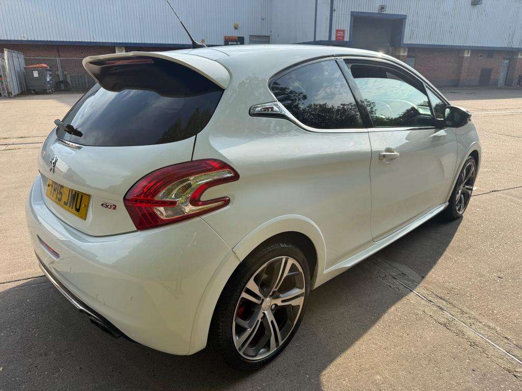 A 2015 PEUGEOT 208 Gti Thp A 2015 PEUGEOT 208 Gti Thp