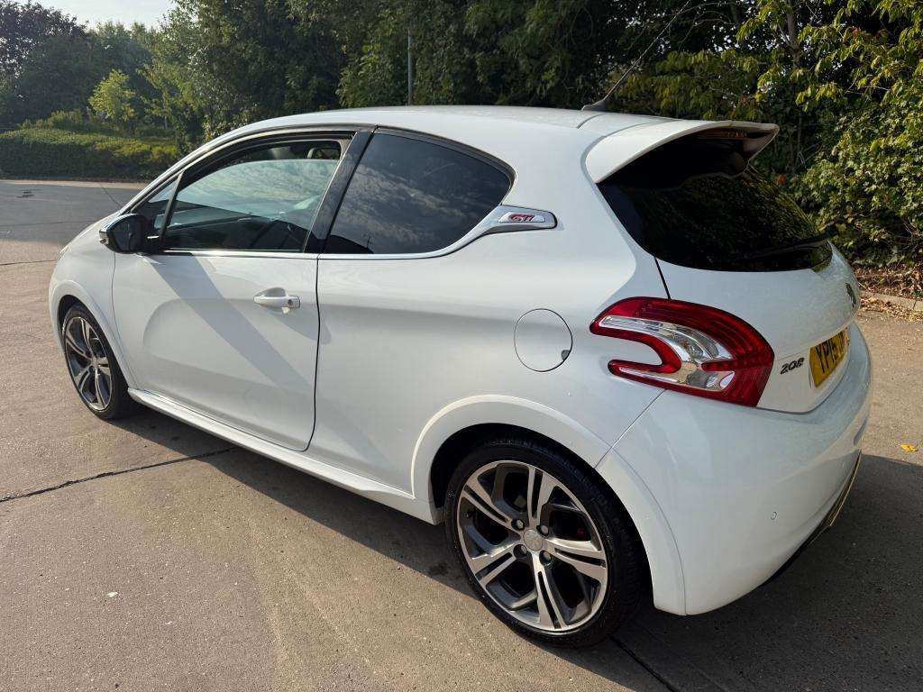 A 2015 PEUGEOT 208 Gti Thp A 2015 PEUGEOT 208 Gti Thp