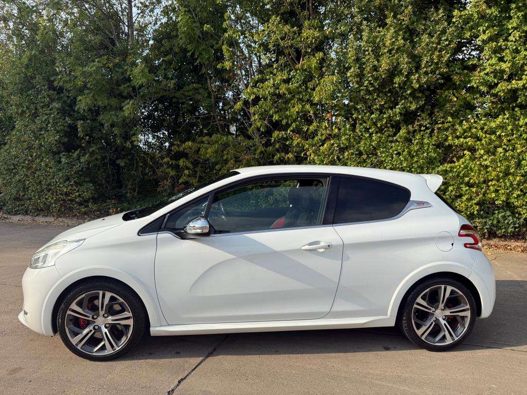 2015 PEUGEOT 208 2015 PEUGEOT 208