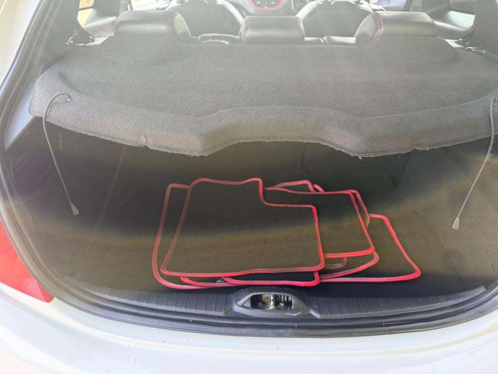 2015 PEUGEOT 208 2015 PEUGEOT 208