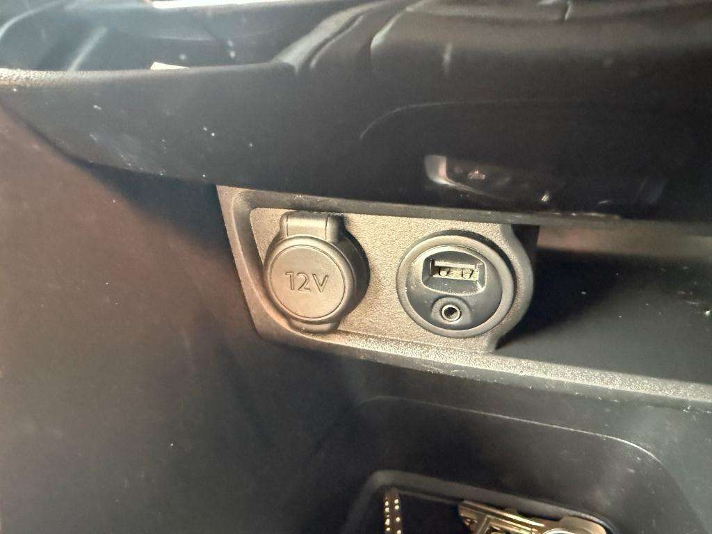 2015 PEUGEOT 208 2015 PEUGEOT 208