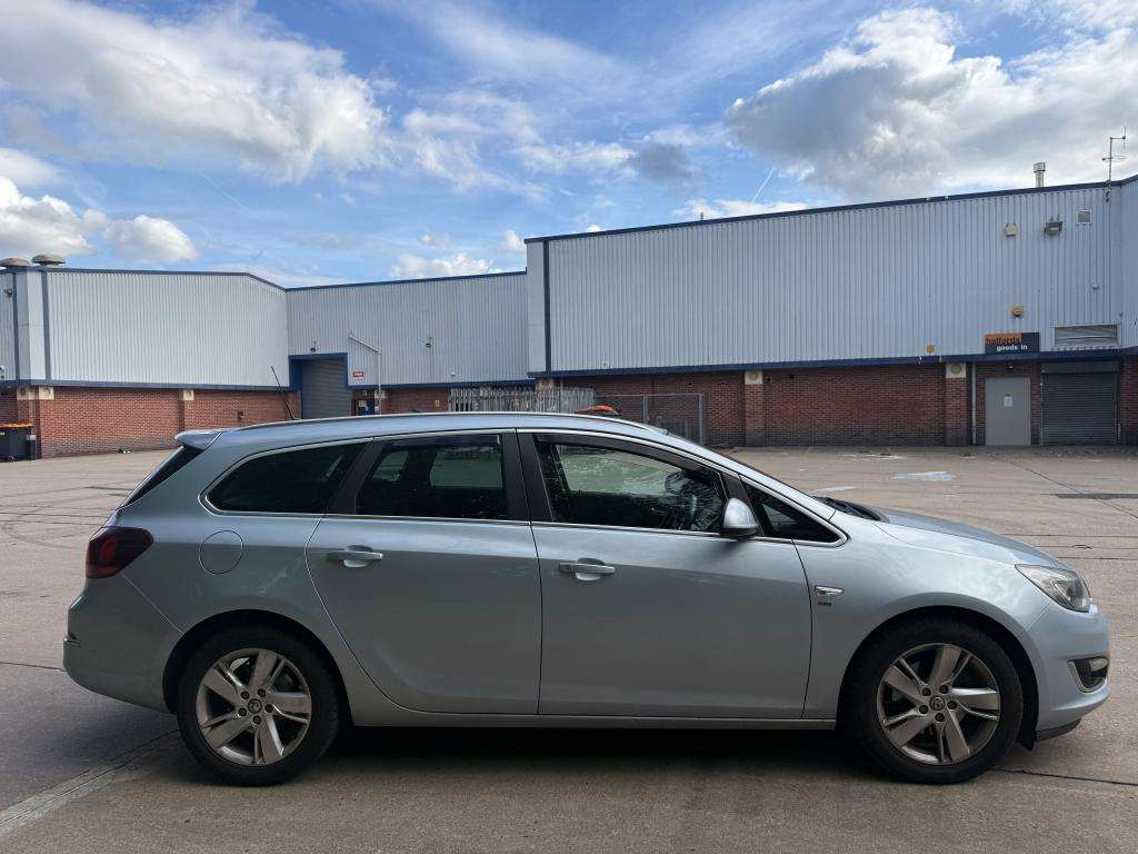 A 2013 VAUXHALL ASTRA Sri Cdti S/s A 2013 VAUXHALL ASTRA Sri Cdti S/s