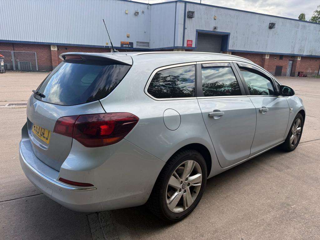 A 2013 VAUXHALL ASTRA Sri Cdti S/s A 2013 VAUXHALL ASTRA Sri Cdti S/s