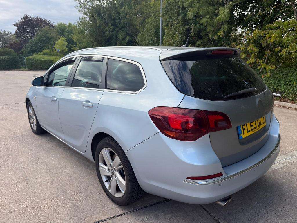 A 2013 VAUXHALL ASTRA Sri Cdti S/s A 2013 VAUXHALL ASTRA Sri Cdti S/s