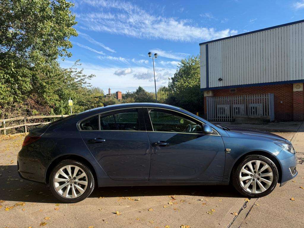 A 2015 VAUXHALL INSIGNIA Elite Nav Cdti Auto A 2015 VAUXHALL INSIGNIA Elite Nav Cdti Auto