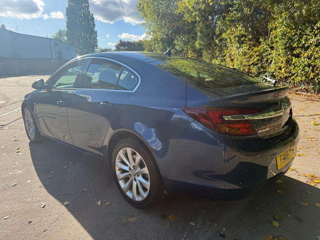 A 2015 VAUXHALL INSIGNIA Elite Nav Cdti Auto A 2015 VAUXHALL INSIGNIA Elite Nav Cdti Auto