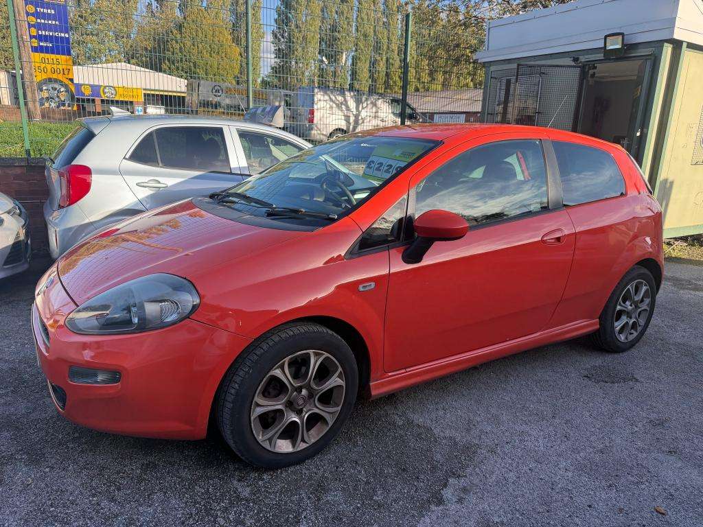 A 2014 FIAT PUNTO Gbt A 2014 FIAT PUNTO Gbt