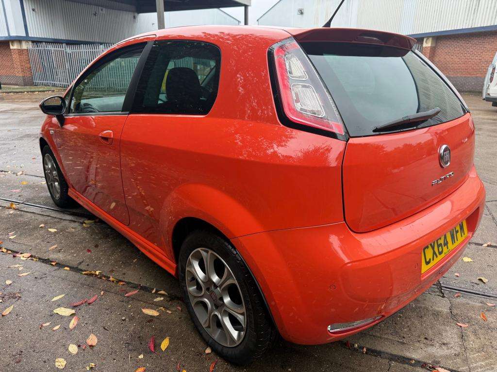 A 2014 FIAT PUNTO Gbt A 2014 FIAT PUNTO Gbt