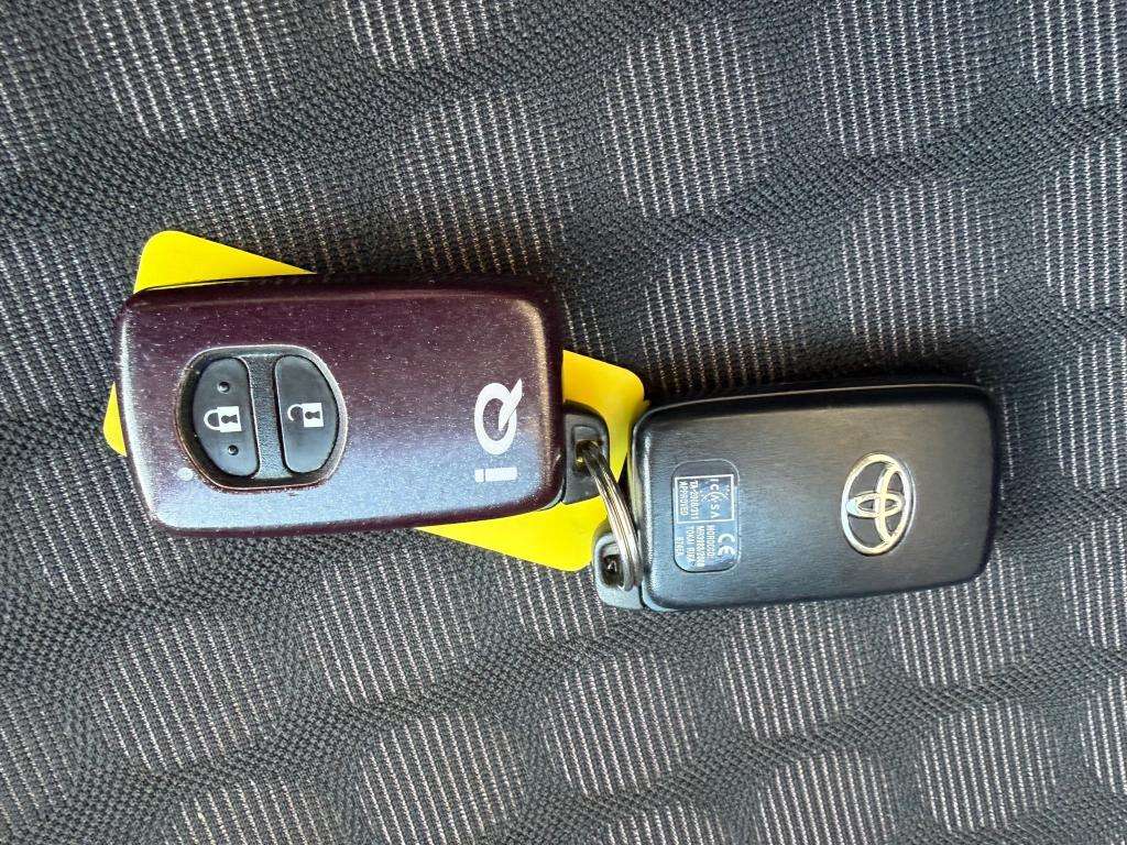 2009 TOYOTA IQ 2009 TOYOTA IQ