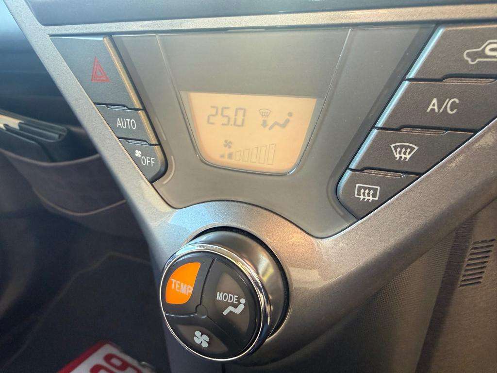 2009 TOYOTA IQ 2009 TOYOTA IQ