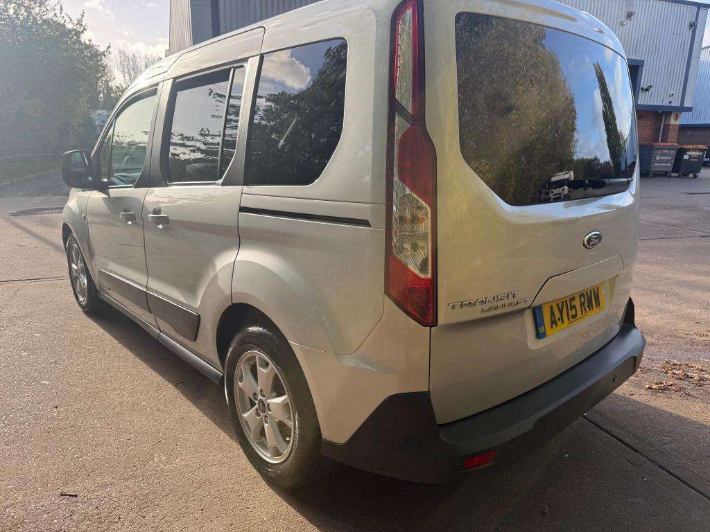 A 2015 FORD TOURNEO CONNECT Zetec Tdci A 2015 FORD TOURNEO CONNECT Zetec Tdci