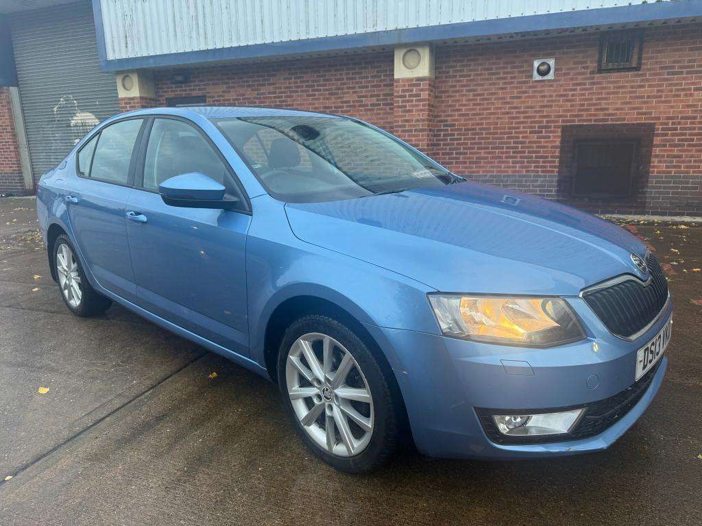 A 2013 SKODA OCTAVIA Elegance Tdi Cr Semi-auto A 2013 SKODA OCTAVIA Elegance Tdi Cr Semi-auto