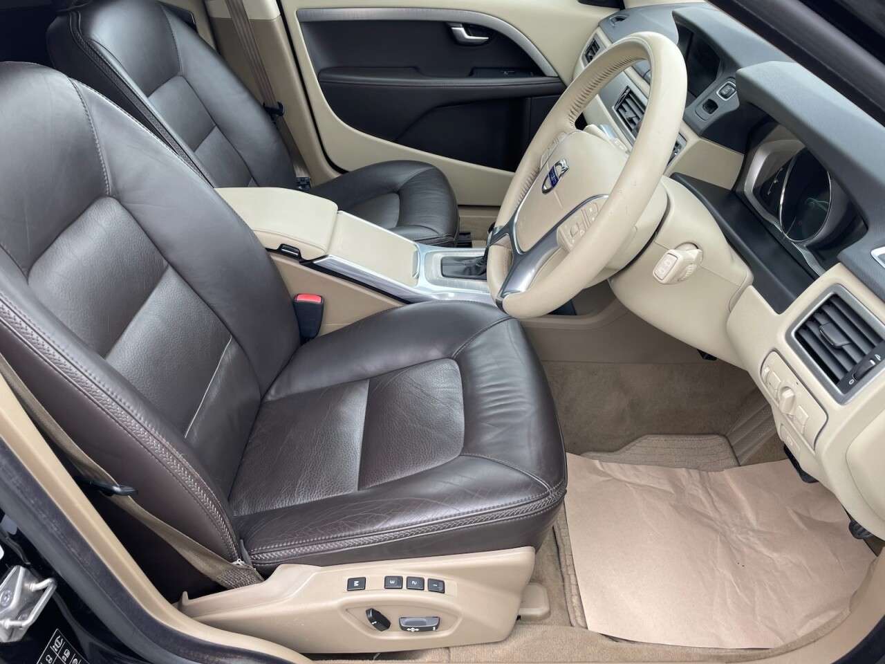 2013 VOLVO XC70 2013 VOLVO XC70