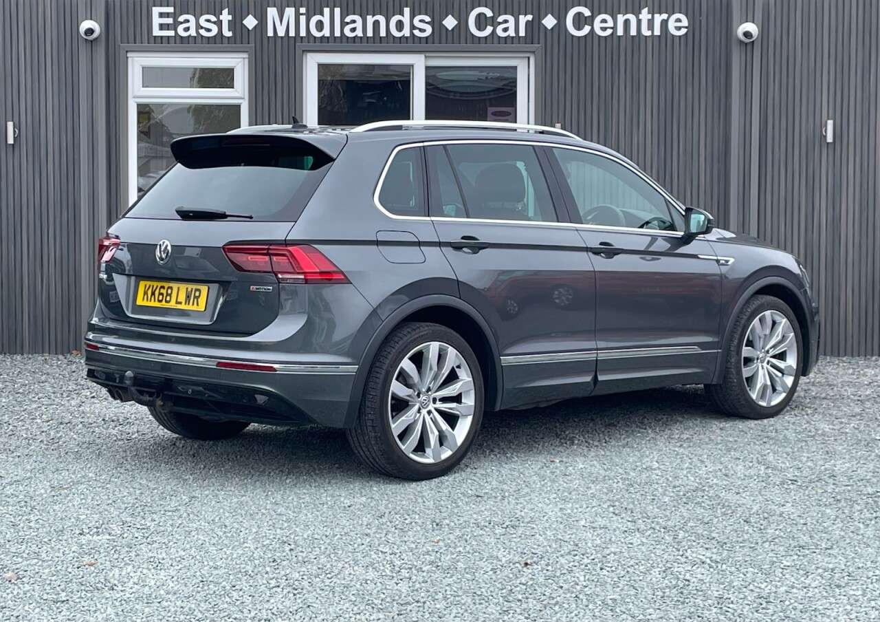A 2019 VOLKSWAGEN TIGUAN 2.0 TDI R-Line SUV 5dr Diesel DSG 4Motion Euro 6 (s/s) (190 ps) A 2019 VOLKSWAGEN TIGUAN 2.0 TDI R-Line SUV 5dr Diesel DSG 4Motion Euro 6 (s/s) (190 ps)