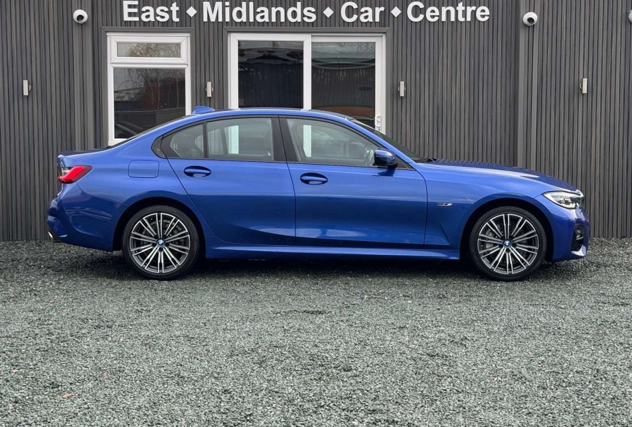 A 2022 BMW 3 SERIES 2.0 330e 12kWh M Sport Saloon 4dr Petrol Plug-in Hybrid Auto Euro 6 (s/s) ( A 2022 BMW 3 SERIES 2.0 330e 12kWh M Sport Saloon 4dr Petrol Plug-in Hybrid Auto Euro 6 (s/s) (