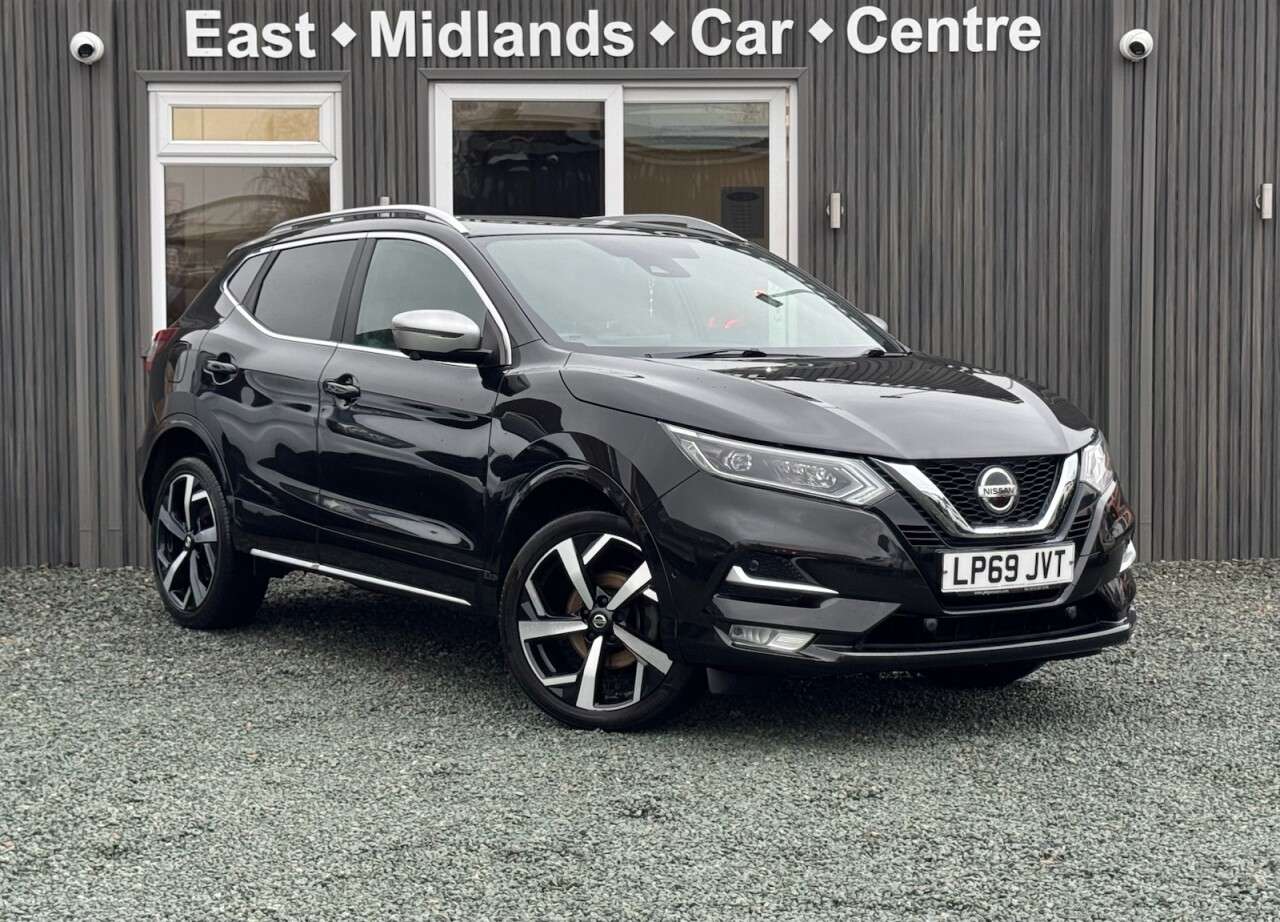A 2019 NISSAN QASHQAI 1.3 DIG-T Tekna+ SUV 5dr Petrol Manual Euro 6 (s/s) (140 ps) A 2019 NISSAN QASHQAI 1.3 DIG-T Tekna+ SUV 5dr Petrol Manual Euro 6 (s/s) (140 ps)