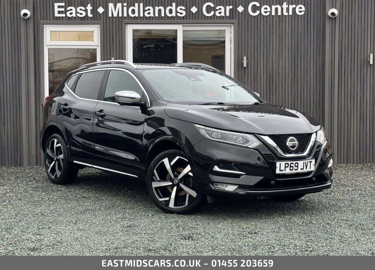 A 2019 NISSAN QASHQAI 1.3 DIG-T Tekna+ SUV 5dr Petrol Manual Euro 6 (s/s) (140 ps) A 2019 NISSAN QASHQAI 1.3 DIG-T Tekna+ SUV 5dr Petrol Manual Euro 6 (s/s) (140 ps)