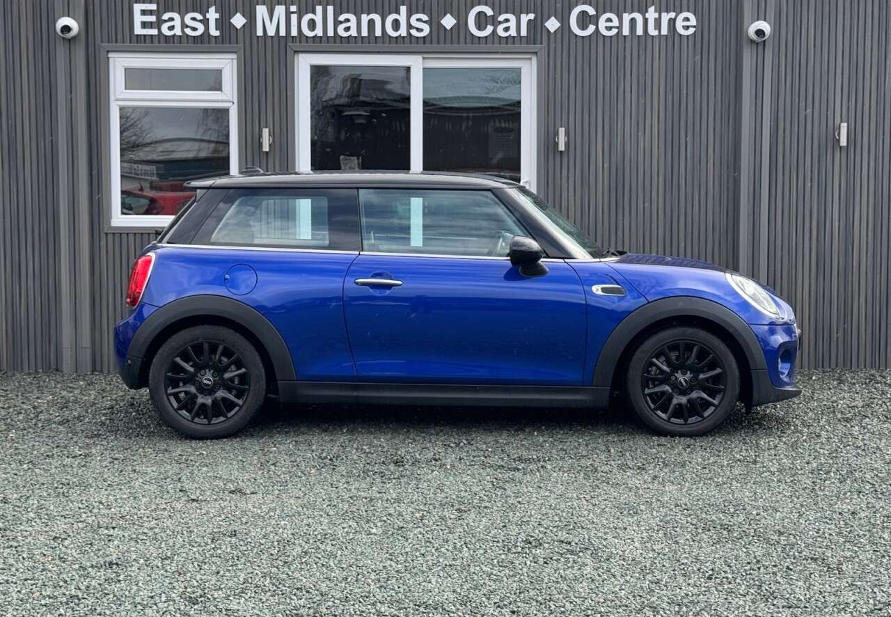 A 2019 MINI HATCH 1.5 Cooper Classic Hatchback 3dr Petrol Manual Euro 6 (s/s) (136 ps) A 2019 MINI HATCH 1.5 Cooper Classic Hatchback 3dr Petrol Manual Euro 6 (s/s) (136 ps)