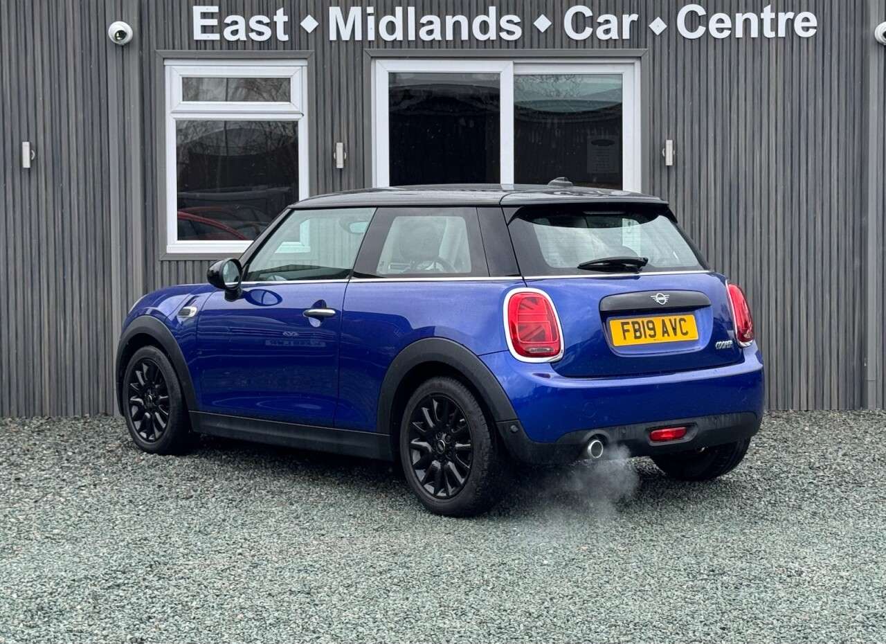 A 2019 MINI HATCH 1.5 Cooper Classic Hatchback 3dr Petrol Manual Euro 6 (s/s) (136 ps) A 2019 MINI HATCH 1.5 Cooper Classic Hatchback 3dr Petrol Manual Euro 6 (s/s) (136 ps)