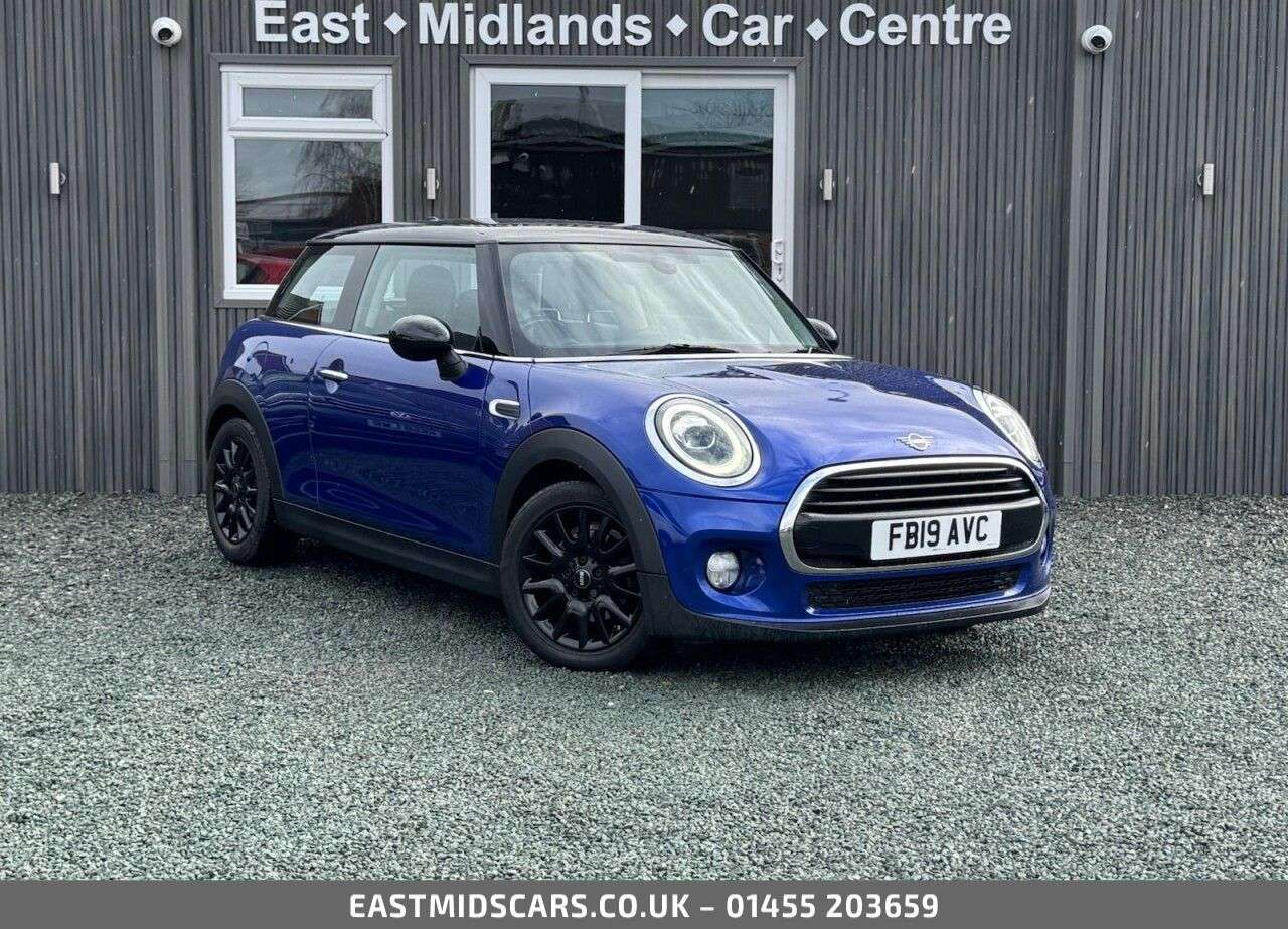A 2019 MINI HATCH 1.5 Cooper Classic Hatchback 3dr Petrol Manual Euro 6 (s/s) (136 ps) A 2019 MINI HATCH 1.5 Cooper Classic Hatchback 3dr Petrol Manual Euro 6 (s/s) (136 ps)