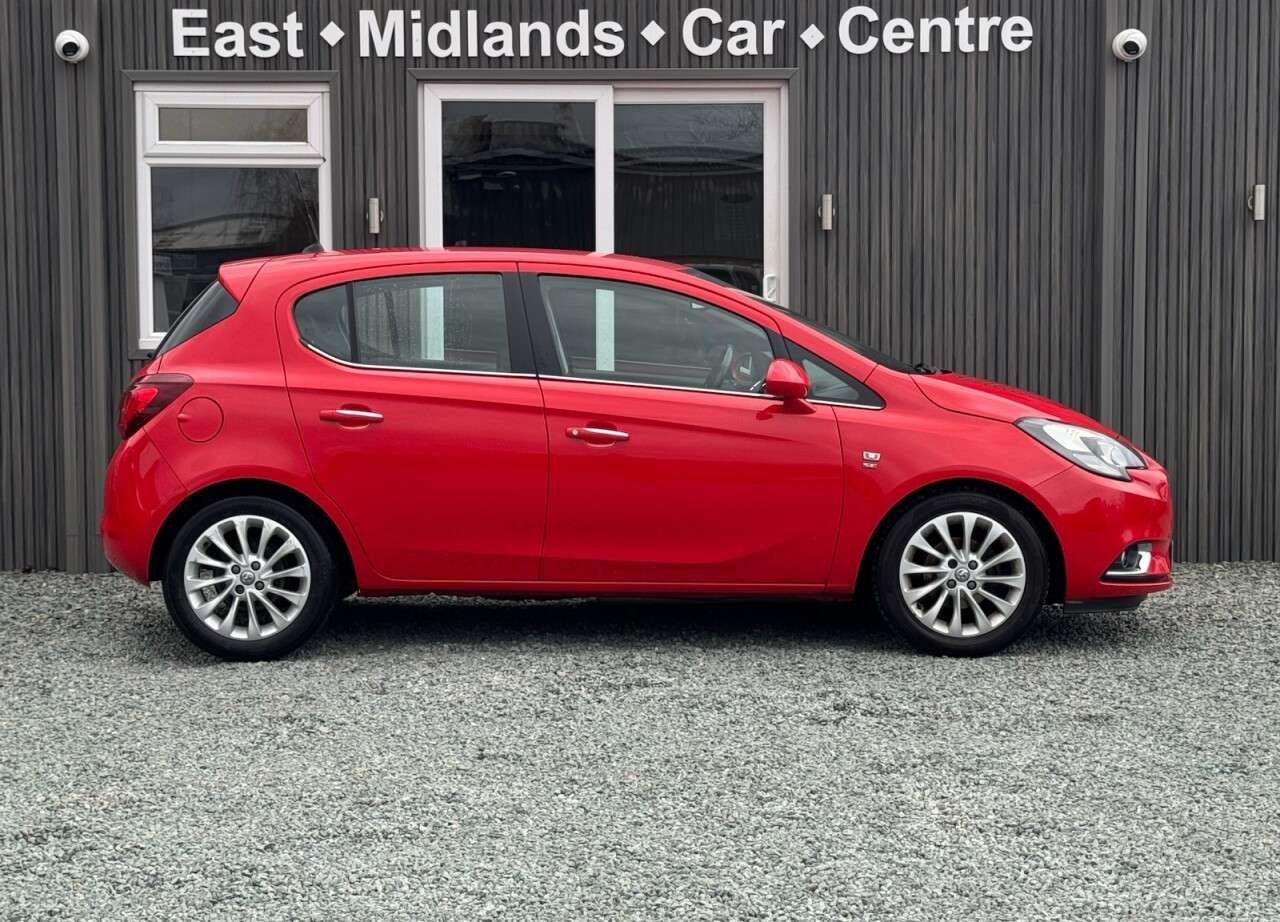 A 2015 VAUXHALL CORSA 1.4i ecoFLEX SE Hatchback 5dr Petrol Manual Euro 6 (90 ps) A 2015 VAUXHALL CORSA 1.4i ecoFLEX SE Hatchback 5dr Petrol Manual Euro 6 (90 ps)