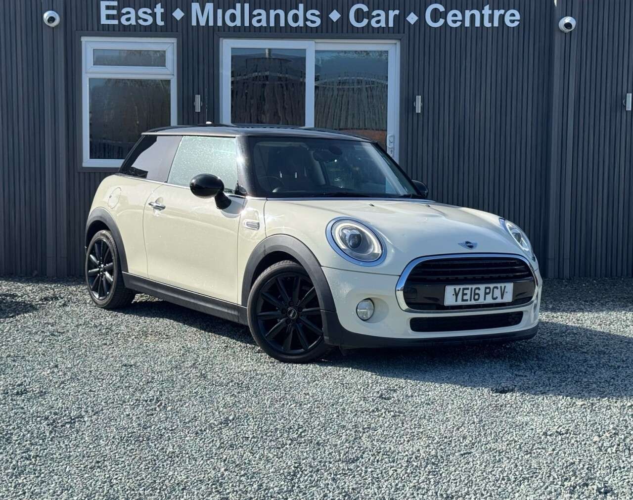 A 2016 MINI HATCH 1.5 Cooper D Hatchback 3dr Diesel Manual Euro 6 (s/s) (116 ps) A 2016 MINI HATCH 1.5 Cooper D Hatchback 3dr Diesel Manual Euro 6 (s/s) (116 ps)