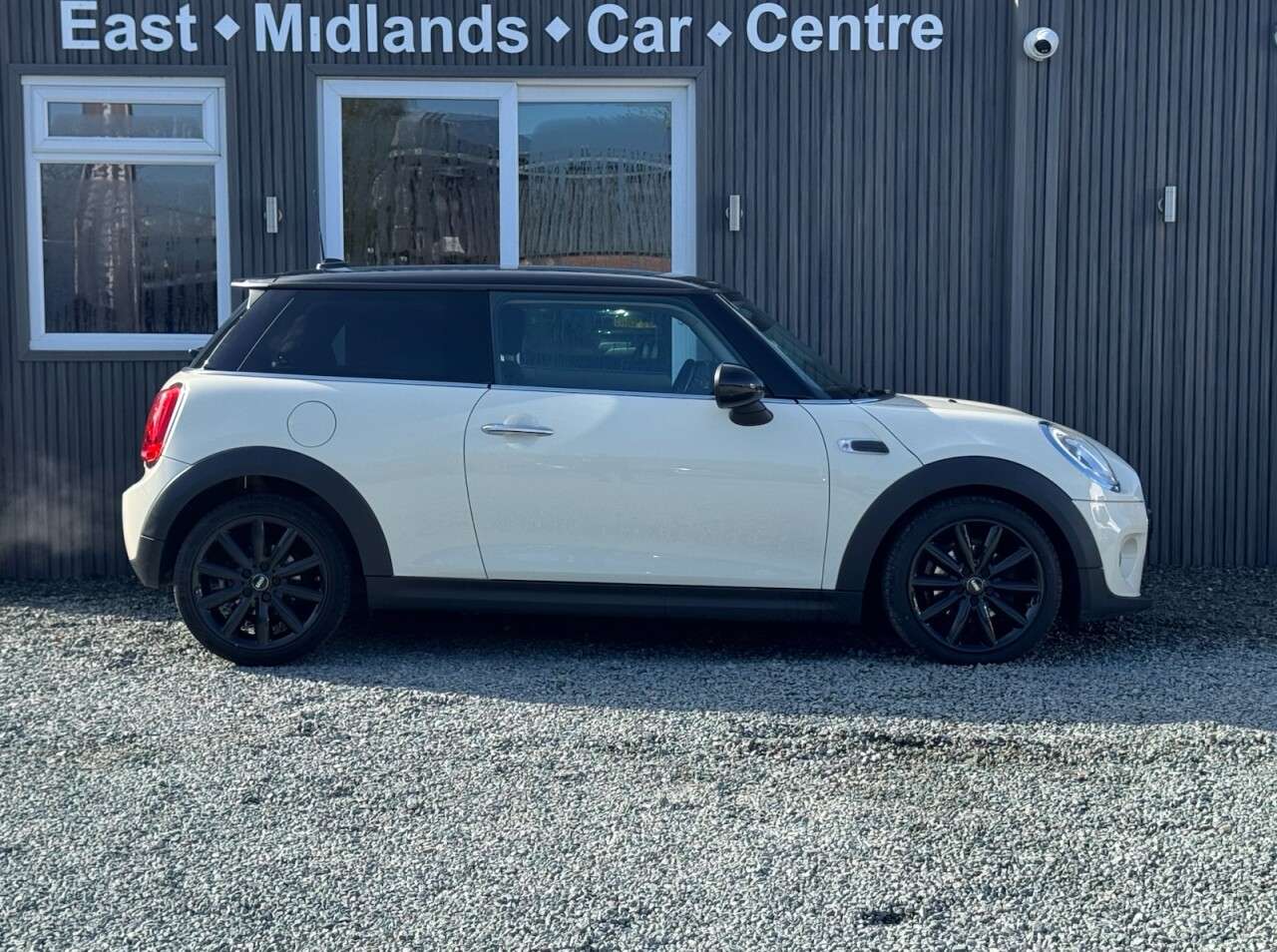 A 2016 MINI HATCH 1.5 Cooper D Hatchback 3dr Diesel Manual Euro 6 (s/s) (116 ps) A 2016 MINI HATCH 1.5 Cooper D Hatchback 3dr Diesel Manual Euro 6 (s/s) (116 ps)